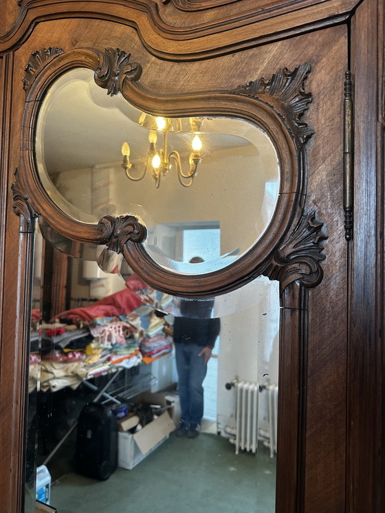 Image 1 of Glace-Skulpturenschrank im Noyer-Stil im Stil Ludwigs XV. des 19. Jahrhunderts