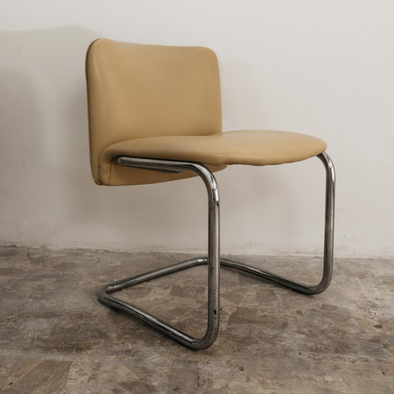 Image 1 of Set van 6 Bauhaus-fauteuils uit de jaren 70, vintage, modern en antiek.