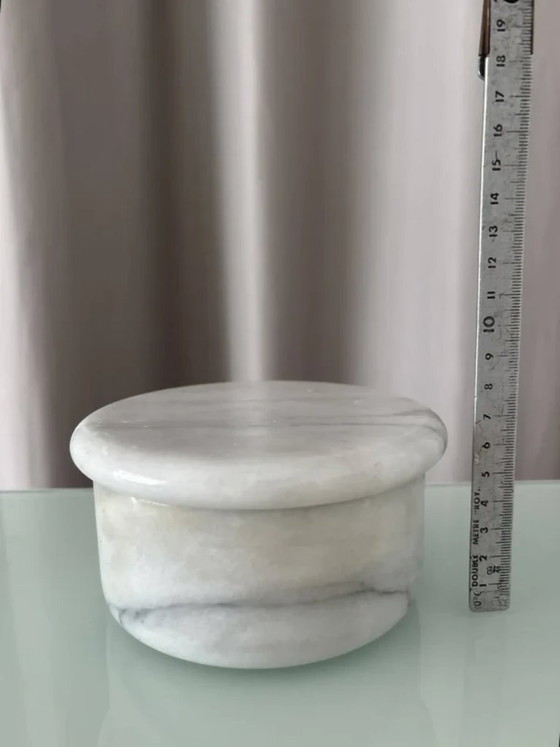 Pot met deksel van Carrera-marmer – Decoratieve objecten, Marble (photo 8 of 8)
