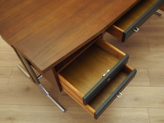 Image 1 of Scrivania in noce, design italiano, anni '70, realizzata in Italia.