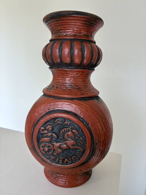 Vintage Karsten Tonnieshoff vase 7533-33