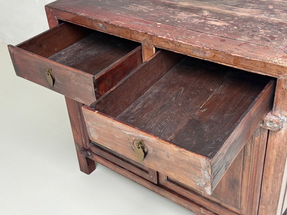 Image 1 of Commode traditionnelle chinoise | XIXe siècle | Bois d'orme