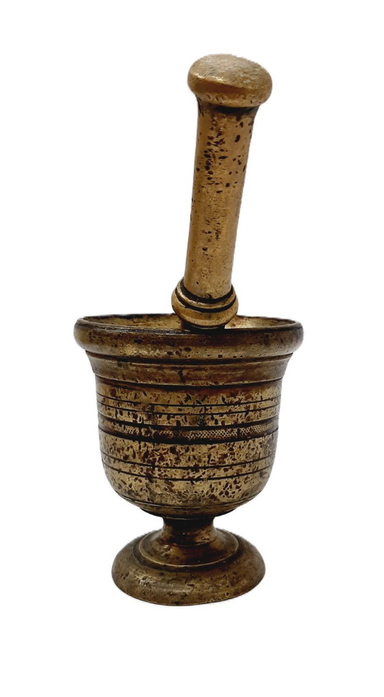 Image 1 of Mortaio e pestello in ottone antico