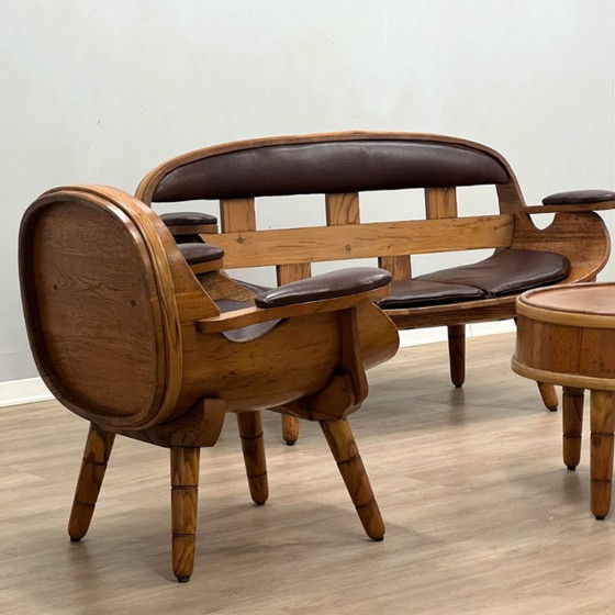 Sala de estar rústica con sillones y sofá de barril de madera, Italia, década de 1970. – Taburetes de bar (photo 3 of 19)