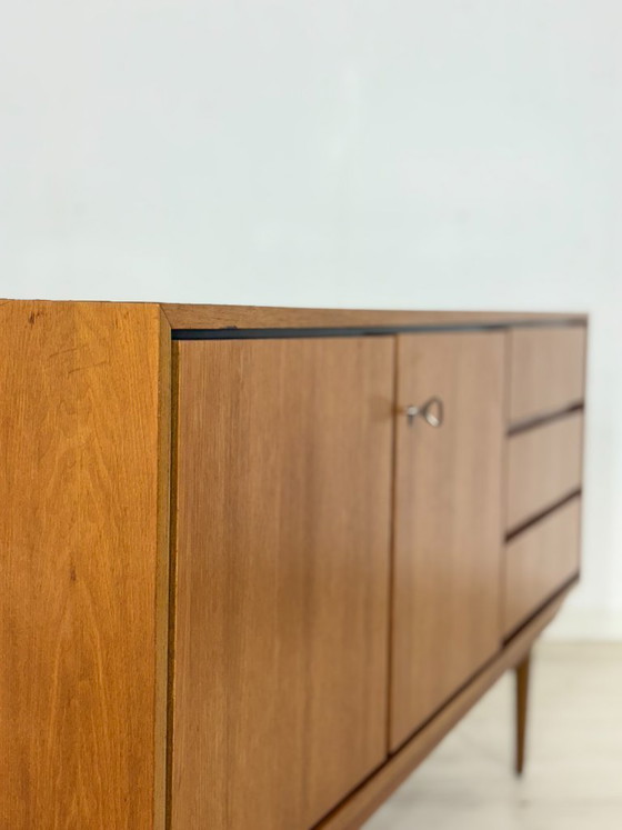 Image 1 of Buffet vintage en teck / Commode style années 60 / Meuble des années 60