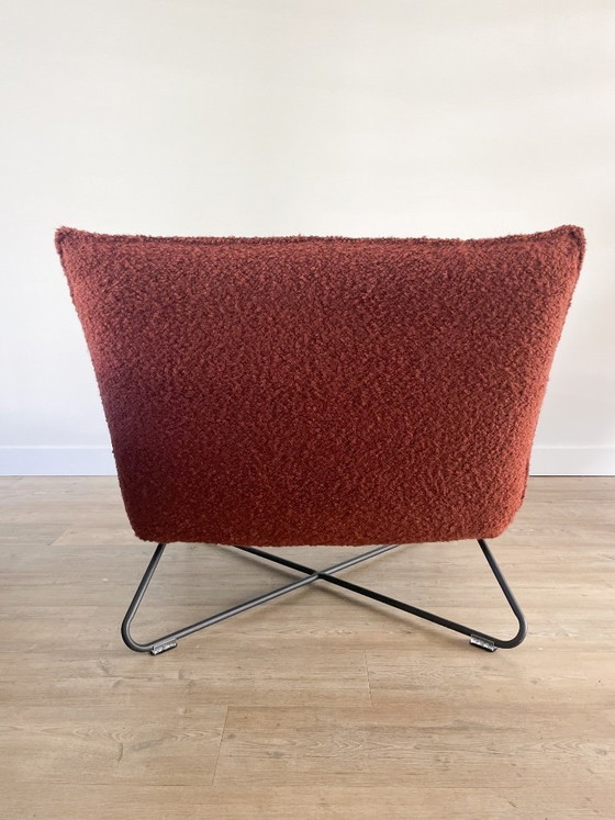 Neu gepolsterter Loungesessel | Bouclé Grupo Lamadrid | Terrakotta – Cozi Caza, Metal (photo 3 of 7)