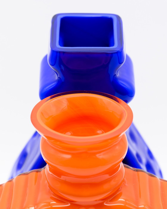 Image 1 of Vintage Mid Century Kristallglaswerk Hirschberg Space-Age Vaas Duo: Gedurfde blauwe en oranje glazen meesterwerken