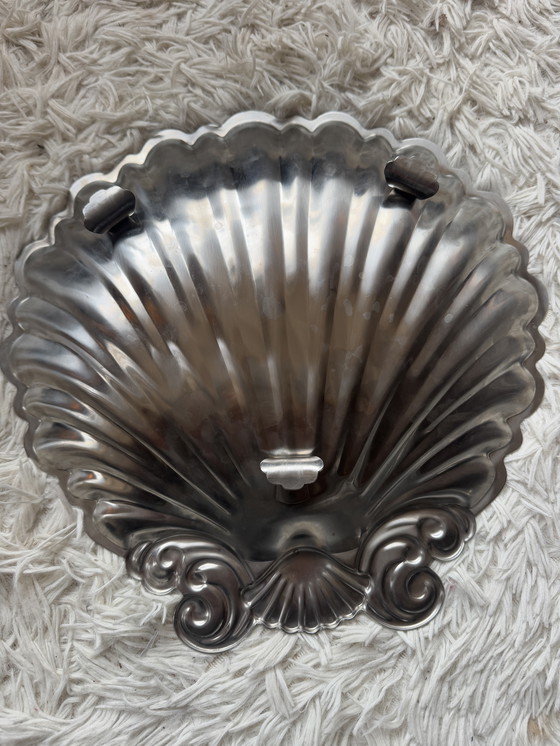 Image 1 of Large seashell-shaped trinket tray