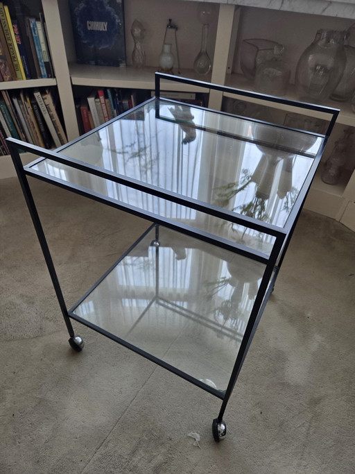 Theewagentje op wieletjes