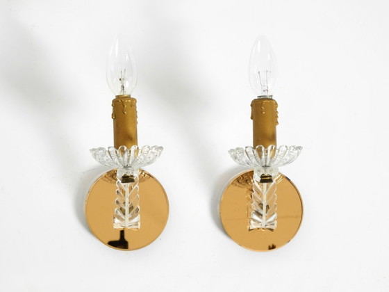 Image 1 of Deux appliques murales italiennes originales très rares des années 1960, avec éléments en verre et en miroir.