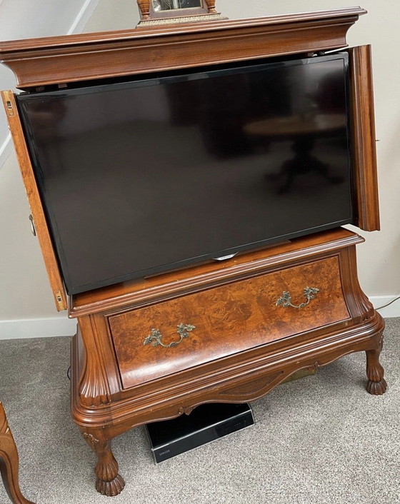 Klassischer (TV) Schrank – Aufbewahrungsschrank, Wood, Brass (photo 2 of 15)