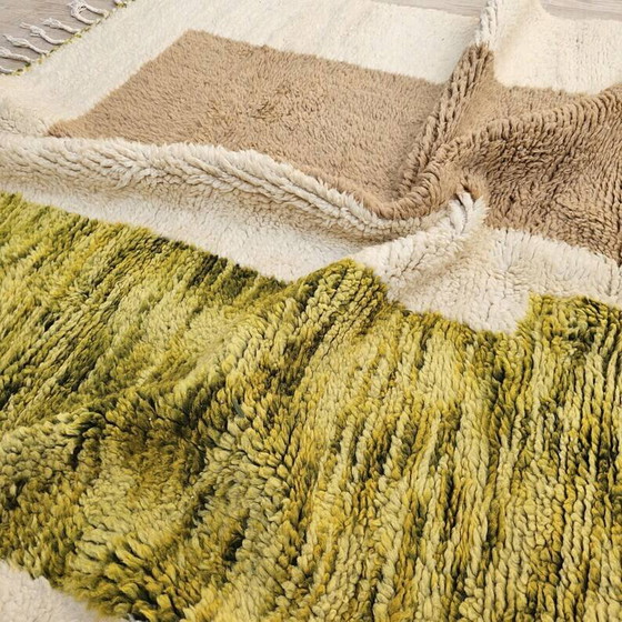 Tapis berbère marocain 250cm x 150cm – Laine (photo 7 of 11)