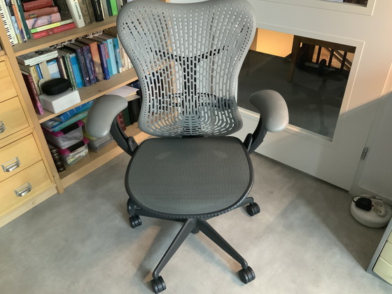 Image 1 of Sedie da ufficio Herman Miller grigie 2 pezzi in ottime condizioni
