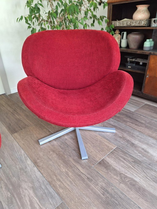  2 Fauteuils Shelly BoConcept rouge foncé avec pouf/hocker assorti