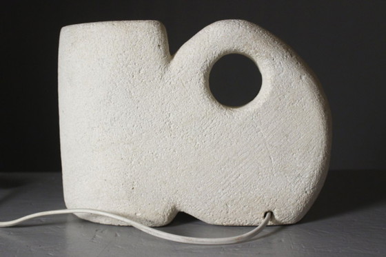 Sculptural vase lamp in carved Gard stone 1970s design Albert Tormos – Table lamps, Mid Century Modern (photo 9 of 12)