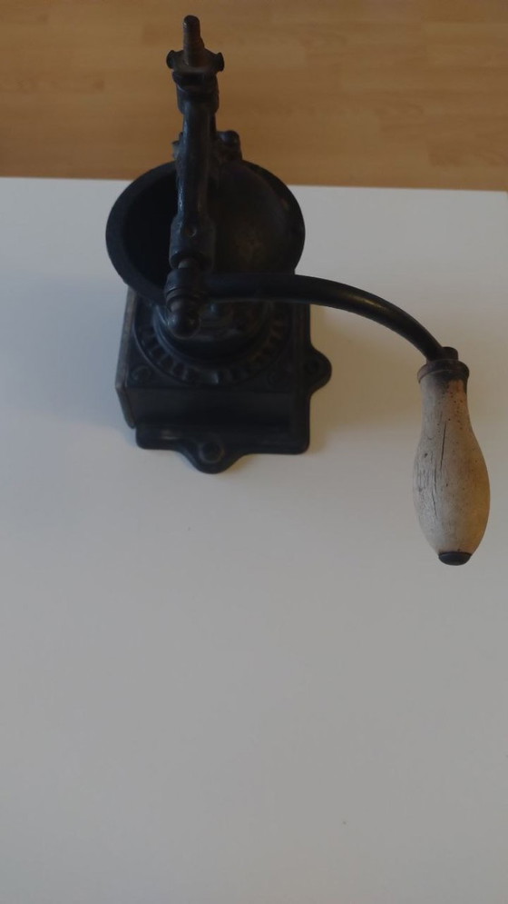 Image 1 of Antique Peugeot Frères coffee grinder – SGDG – ca. 1880–1895 – original and working