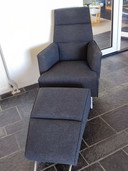 Modèle en stock, fauteuil Solo avec repose-pieds.
