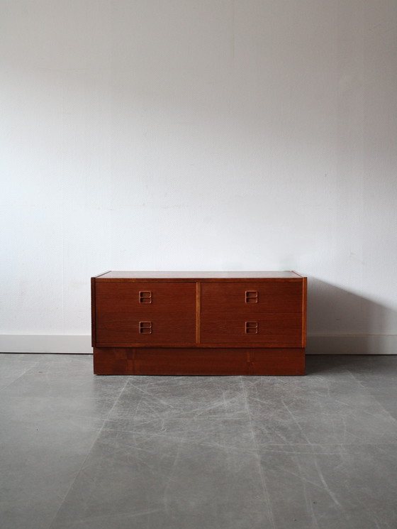 Image 1 of Cassettiera danese vintage in teak