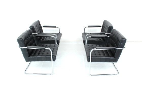 Image 1 of As new, Set of 4 Bauhaus Cantilever armchairs (Freischwinger) with premium leather and chromed tubular steel frame, 1a restored