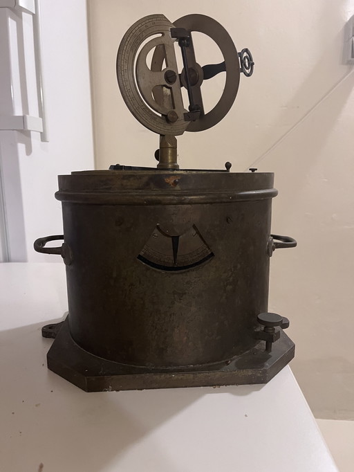 Instrument de navigation nautique ancien