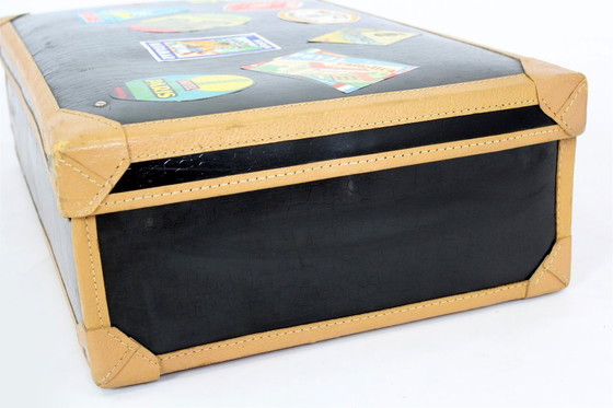 Image 1 of Valise en cuir vintage avec ses étiquettes d'origine, années 1950