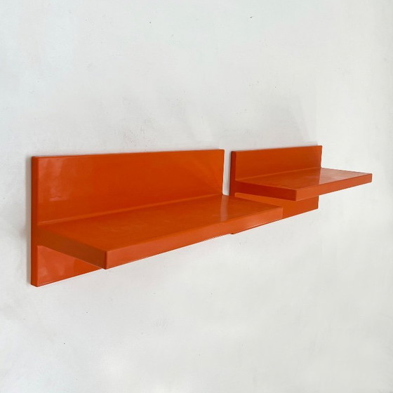 Image 1 of Par de estantes de pared naranjas diseñados por Marcello Siard para Kartell, década de 1970.