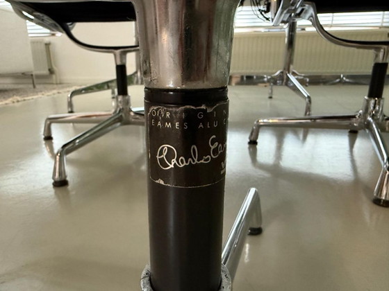 Image 1 of Vergader set Eames: Segmented table + 6 stoelen EA108