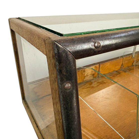 Vintage vitrinekast van hout en glas, Vitrinekasten, Bruin (foto 7 van 12)