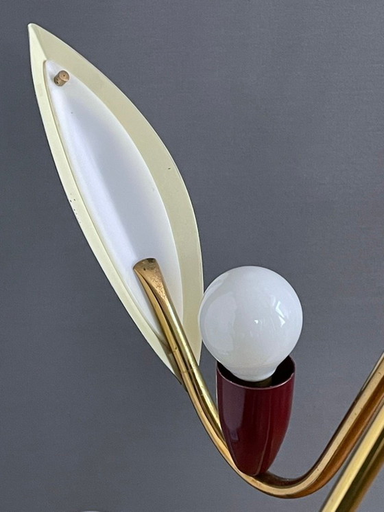 Image 1 of Lampadario italiano a sei luci in ottone e metallo laccato del 1950. Medio secolo moderno.