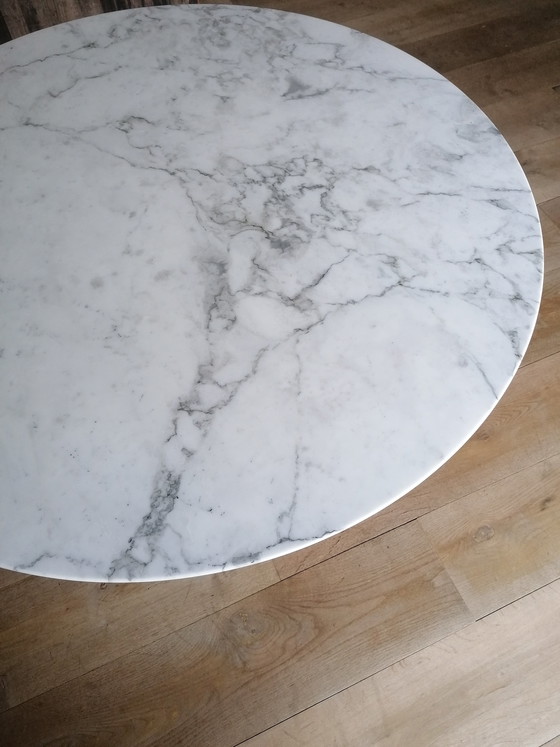 Image 1 of Knoll Saarinen Tulip dining table