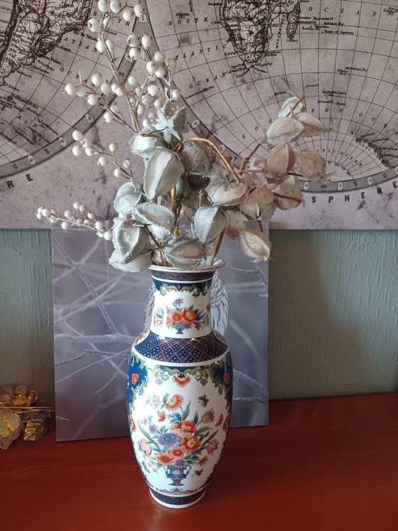 Vintage Japanese Imari Vase - Eiwa Kinsei Porcelain with Flowers and Gold Accents - 1950s (photo 8 of 9)