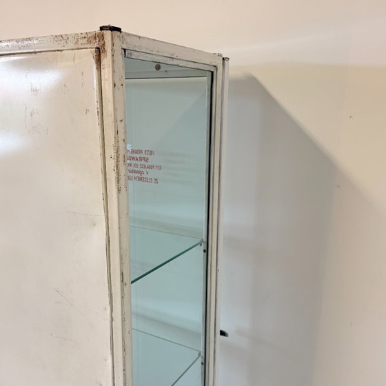 Vintage Polish Medical Display Cabinet 1960s – Glass, Iron (photo 10 of 17)