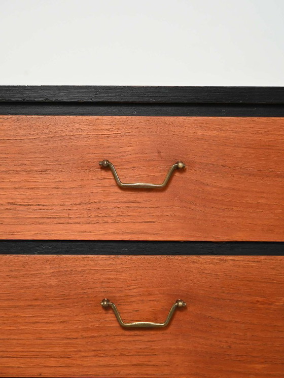 Image 1 of Piccola cassettiera scandinava laccata nera degli anni '50