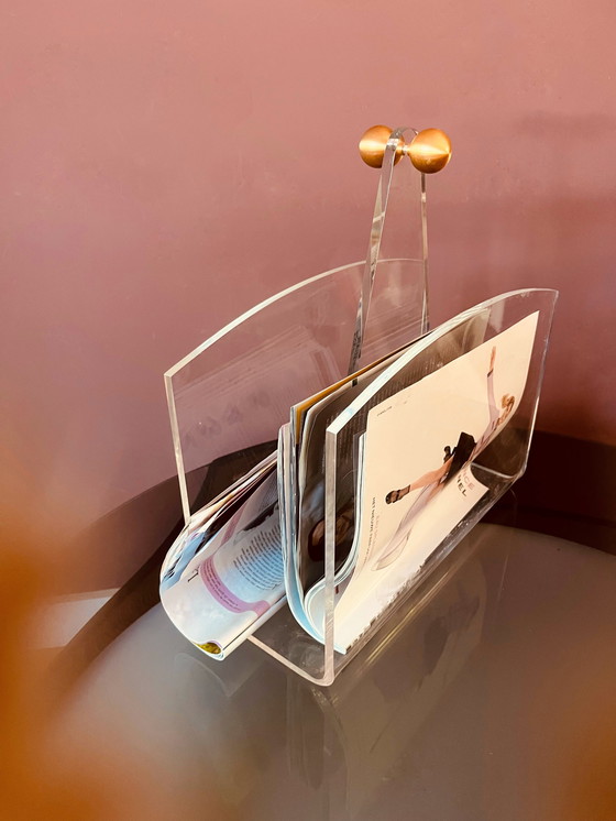 Image 1 of Zeitschriftenständer aus Plexiglas entwerfen