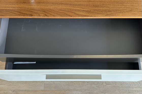 Image 1 of Precioso mueble de pared MUSTERRING - excelente estado