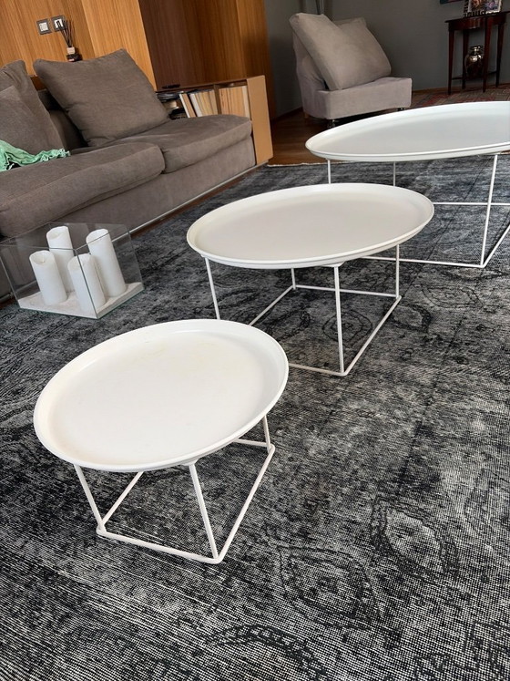 Image 1 of 3 tables basses blanches B&B de tailles différentes