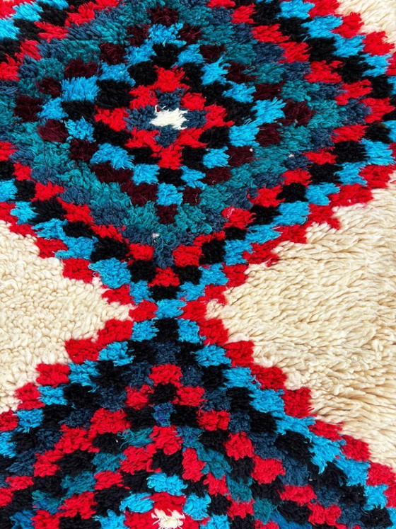 Image 1 of Vintage Beni Ouarain tapijt 90x190 cm | Marokkaans wollen tapijt | Crème Berber tapijt met kleurrijke ruiten