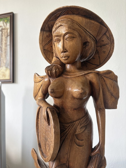 Small Wooden Statue – beeldhouwkunst