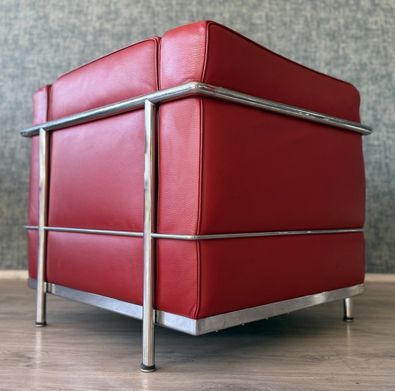 Image 1 of 4 sedie vintage LC2 Le Corbusier in pelle rossa, Italia, anni '80