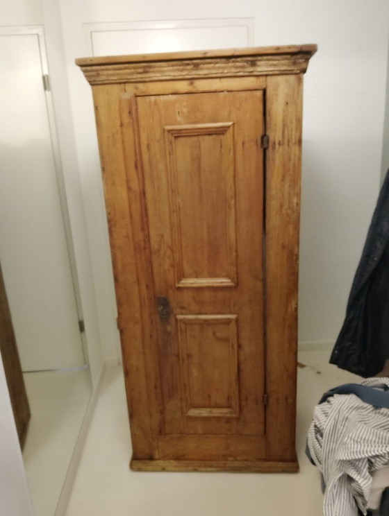 Image 1 of Antica credenza da fattoria del 1890, trattata contro i tarli.