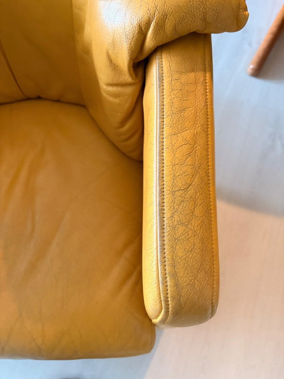 2x Rolf Benz Armchair model 390 yellow, Leather (photo 3 of 8)