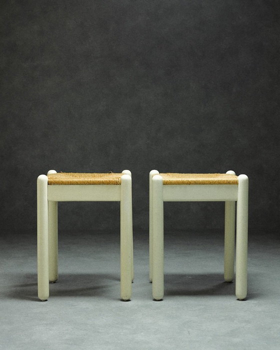 Image 1 of Coppia di sgabelli laccati bianchi e in corda
