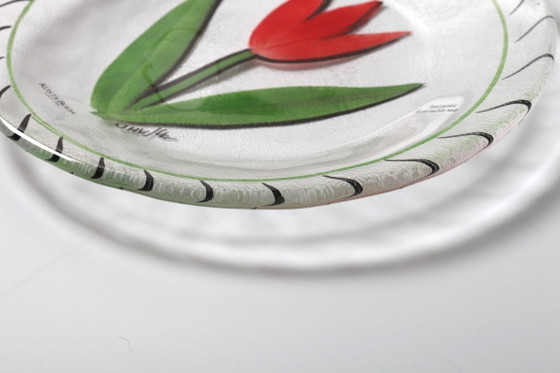 Image 1 of Assiette en verre vintage Kosta Boda : Tulipe rouge Design par Ulrica Hydman Vallien