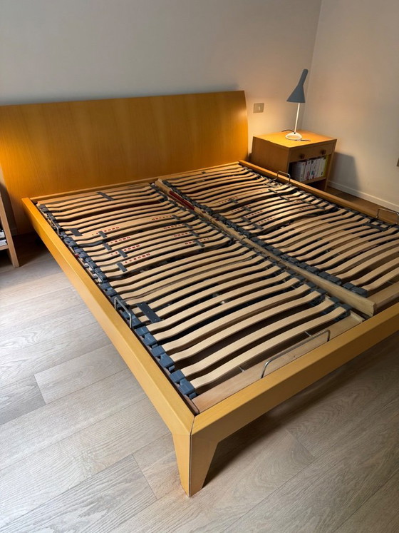 Image 1 of Estructura de cama Cassina