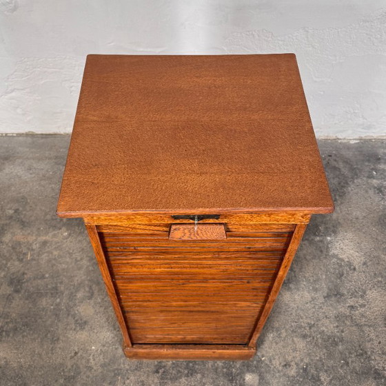 Image 1 of Eikenhouten Tambourvoorkast in de stijl van Károly Lingel, jaren 30