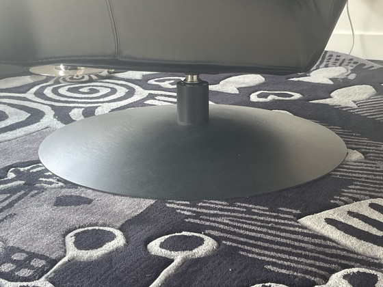 Image 1 of Leolux Parabolica armchair show model