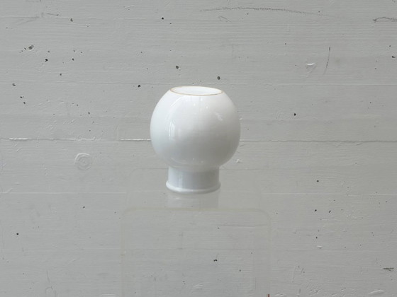 Image 1 of Vaso in porcellana bianca, anni '70