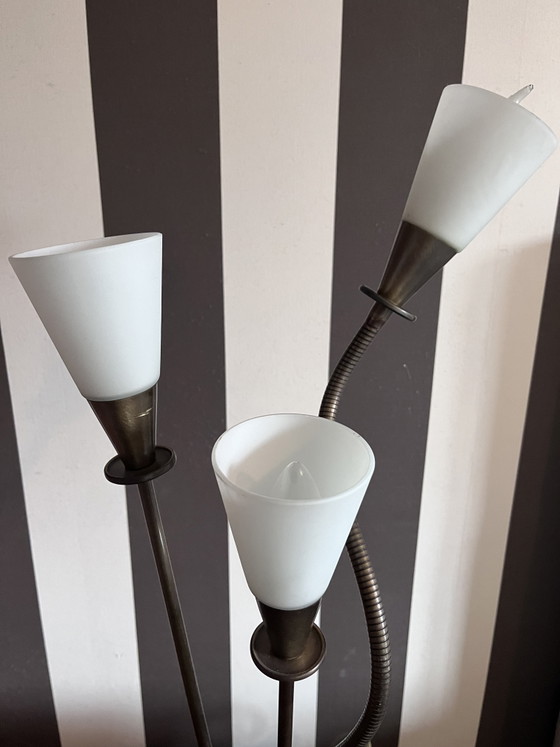 Stunning Large Vintage Brass Mid-Century 3-Arm Table Lamp (1950s/1960s) – Glass (photo 7 of 9)