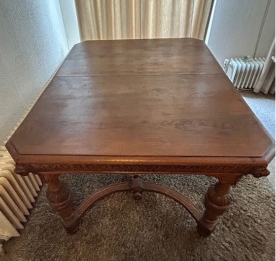 Image 1 of Table de salle à manger Malines style Renaissance avec quatre têtes de lion