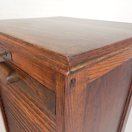 Image 1 of Armadio in rovere con serranda avvolgibile, 1 anta, altezza 123 cm, anni '30